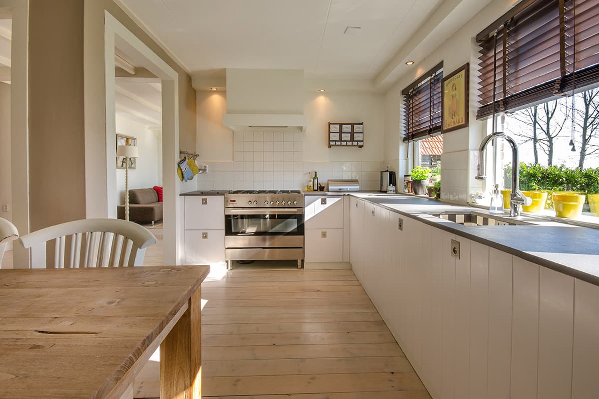 Kuchynský nábytok, ktorý ušetrí kilometre krokov